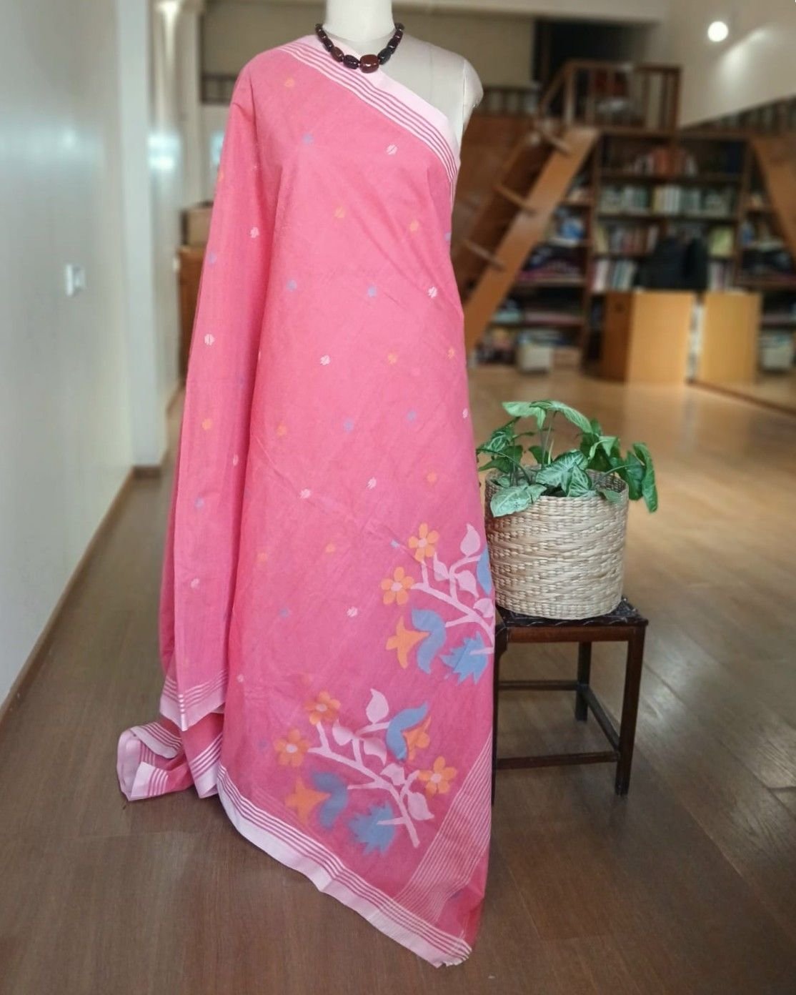 Crisp Cotton Hand Jamdani from Phulia in West Bengal - (CCHJ0010) - Image 6