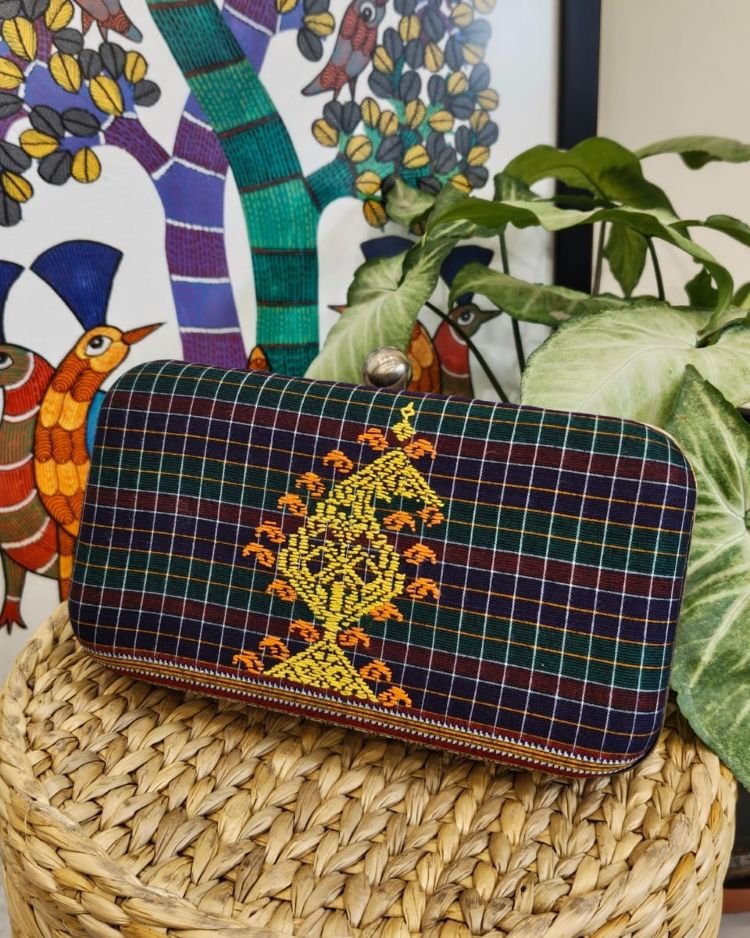 Kasuti Embroidered Clutch  - (KSTC1019)