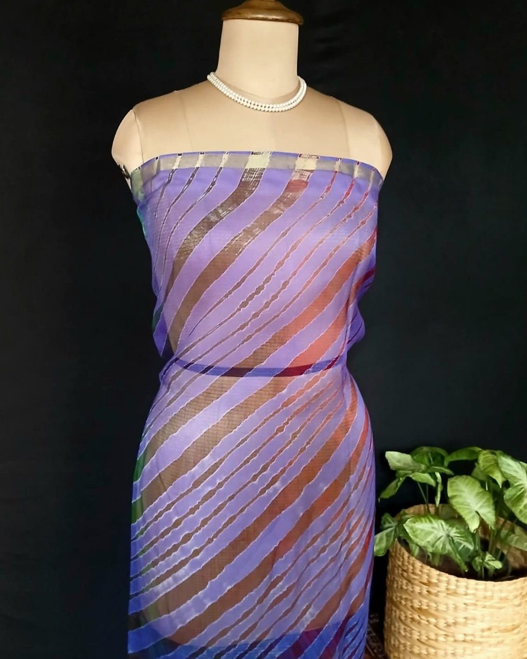 Hand tie-dye Leheriya on Kota Silk (HTKS0039) - Image 7