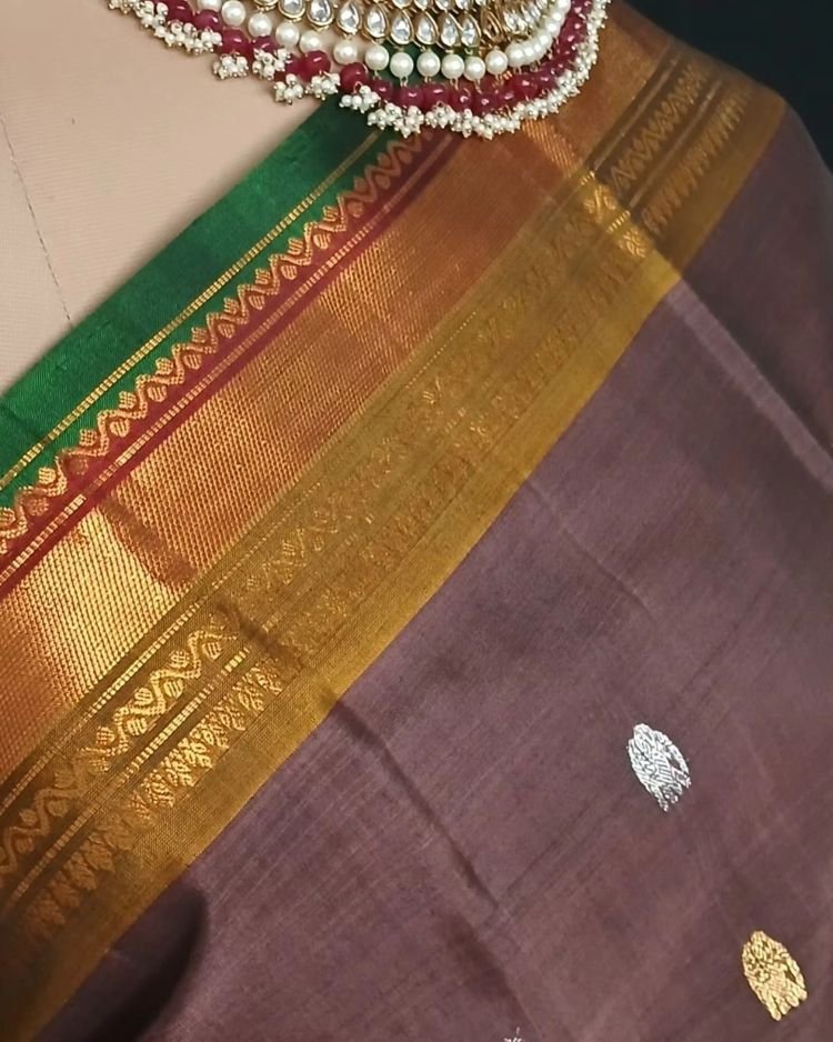 Grand Silk-Cotton Gadwal Handweave Saree with Zari Borders – (GHSS0016) - Image 4