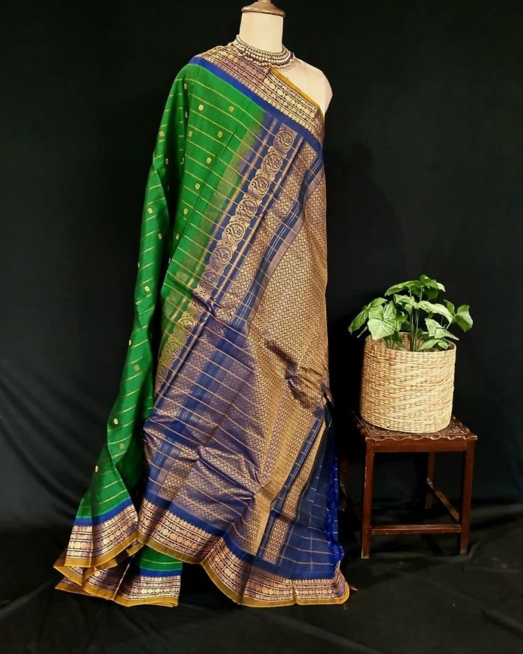 Grand Silk-Cotton Gadwal Handweave Saree with Zari Borders – (GHSS0010) - Image 7