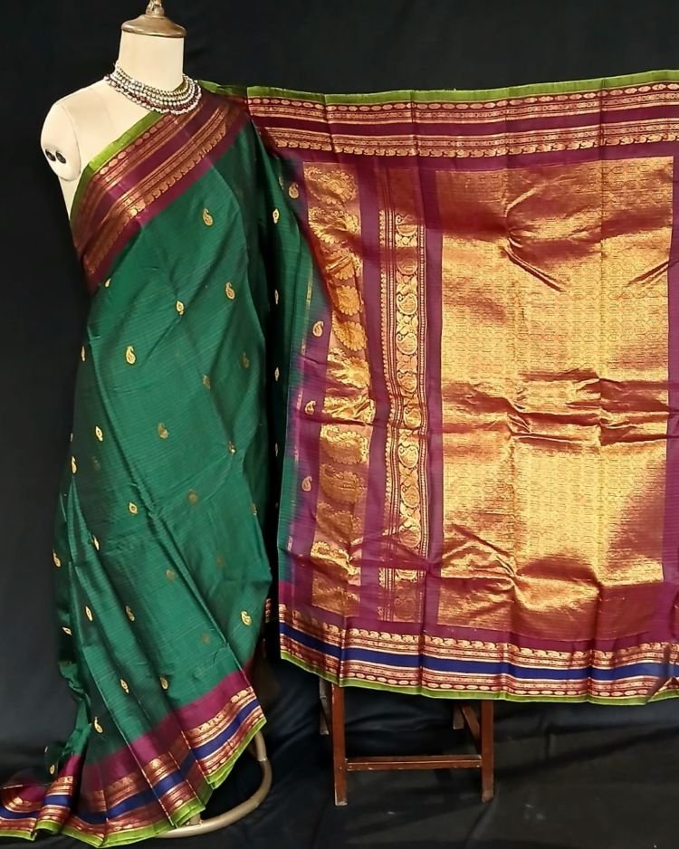 Grand Silk-Cotton Gadwal Handweave Saree with Zari Borders – (GHSS0007) - Image 2