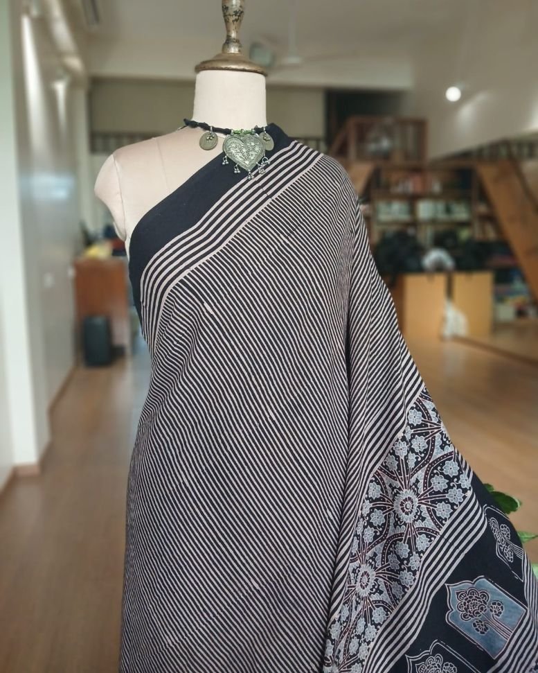 Ajrakh Mul Cotton Saree – (AMCS1044) - Image 2