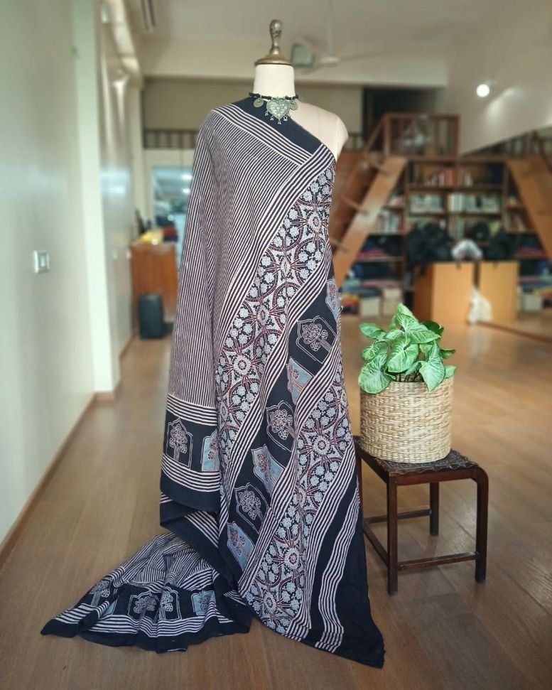 Ajrakh Mul Cotton Saree – (AMCS1044) - Image 9