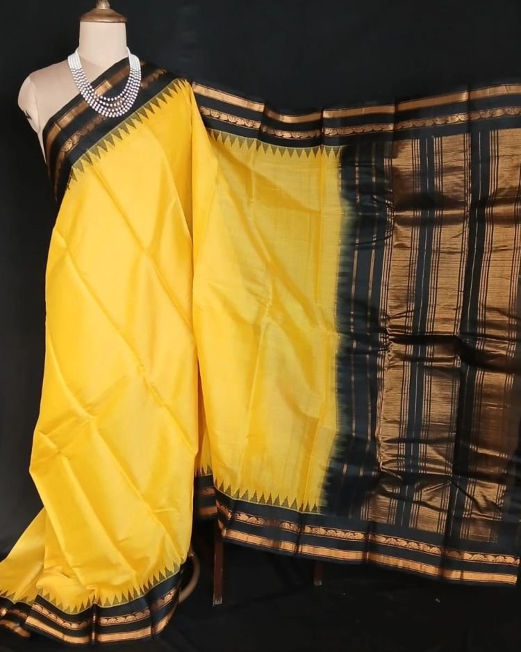 Gadwal Saree in Cotton with Silk Borders and Palla - (GKHS0001) - Image 2