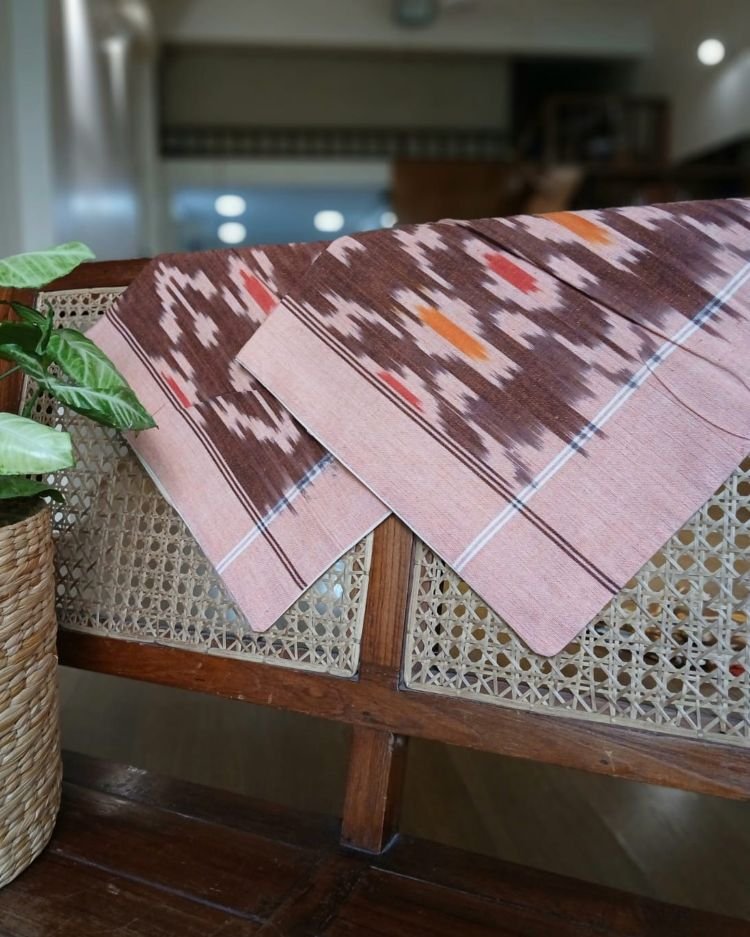 Ikat Cotton Double Bedsheet Set with Pillowcases - (BDST1016) - Image 3