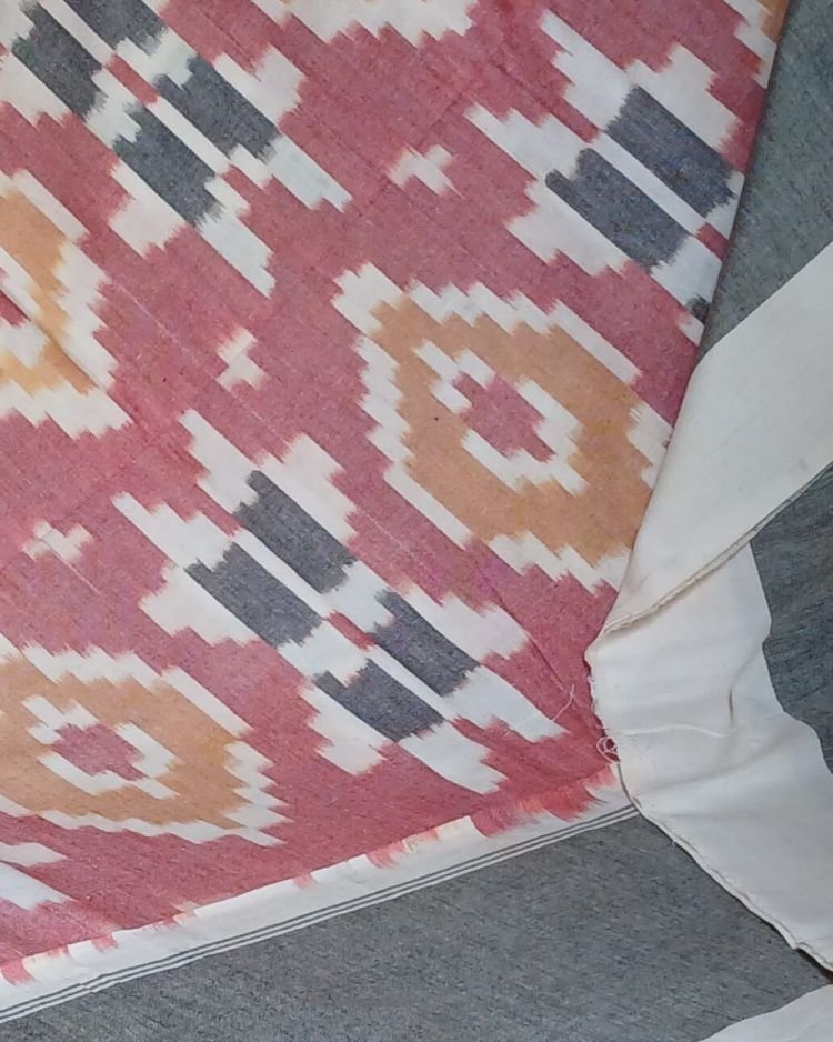 Ikat Cotton Double Bedsheet Set with Pillowcases - (BDST1017) - Image 2