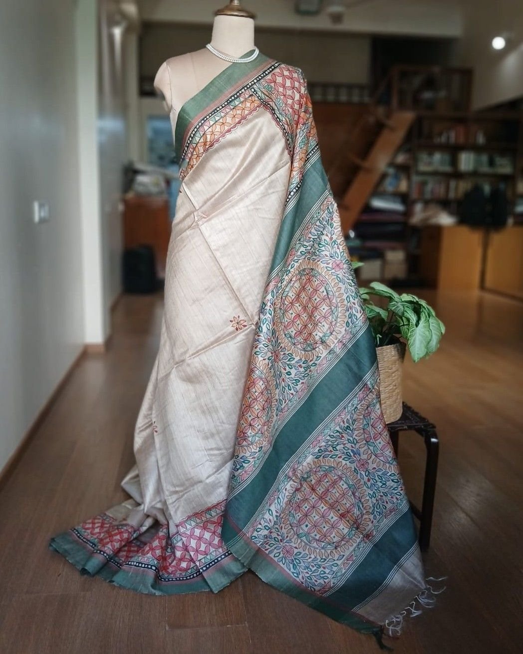 Madhubani on Tussar Silk – (MADT0019) - Image 2