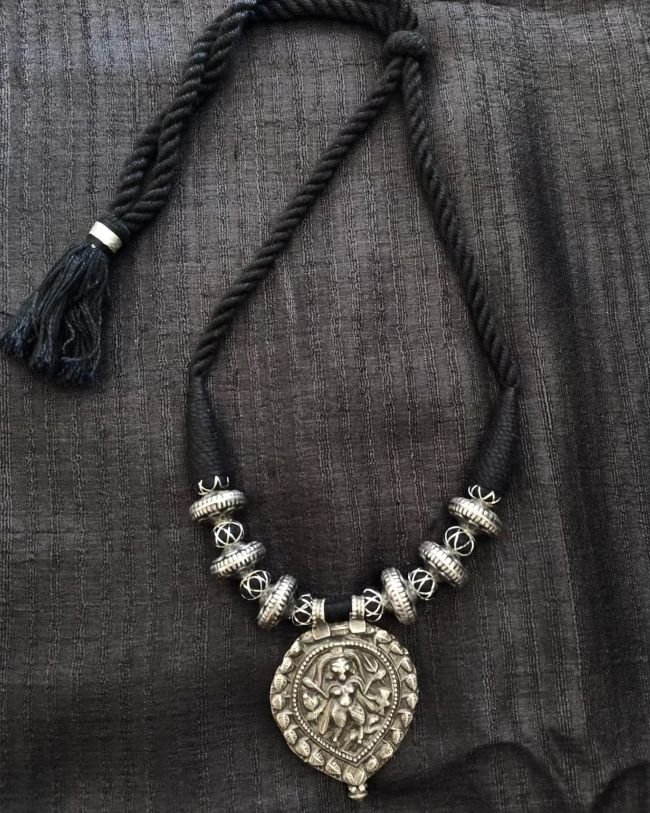 Leaf-Shaped Durga Pendant in Silver – (CCPS0007) - Image 2