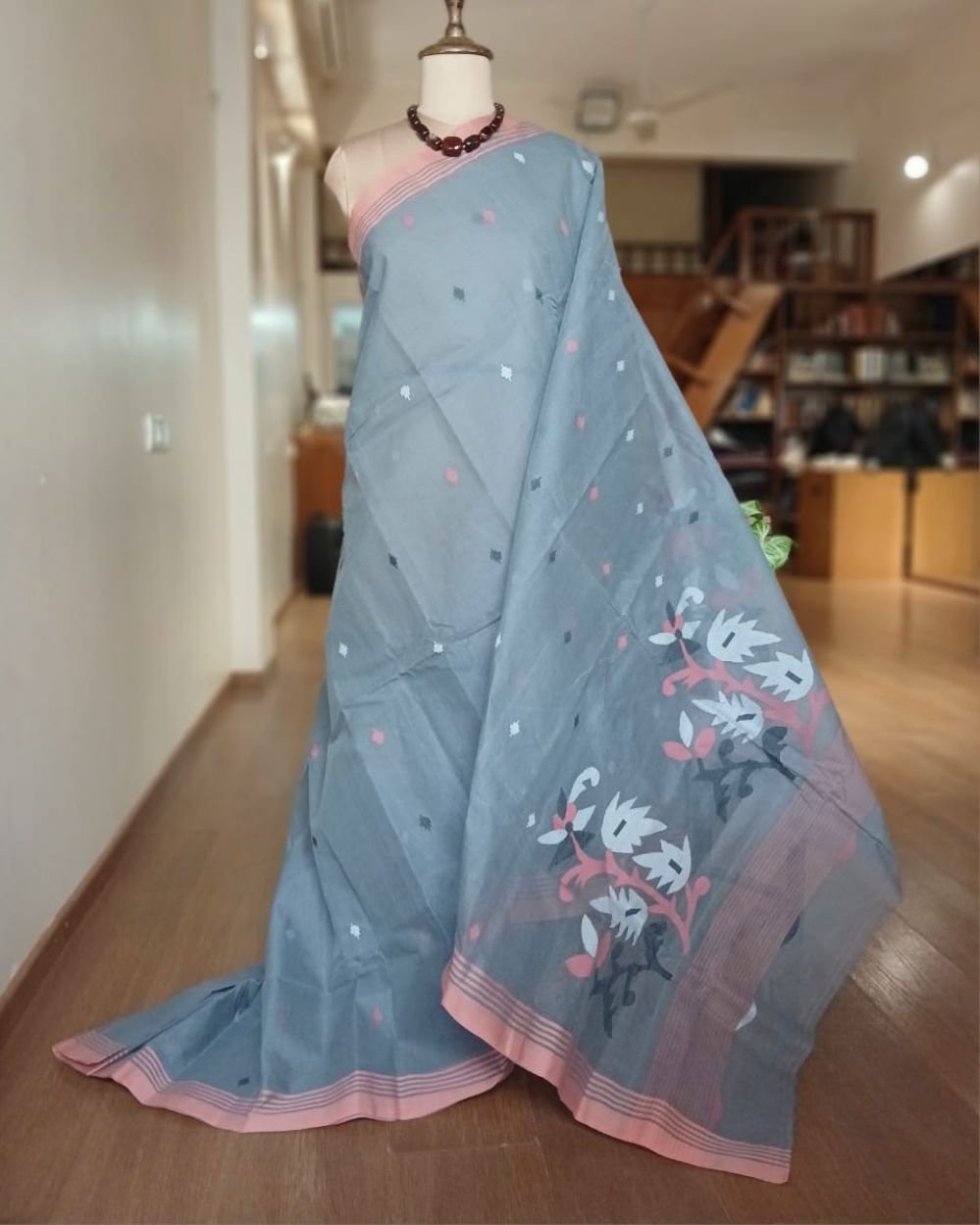 Crisp Cotton Hand Jamdani from Phulia in West Bengal – (CCHJ0015) - Image 2