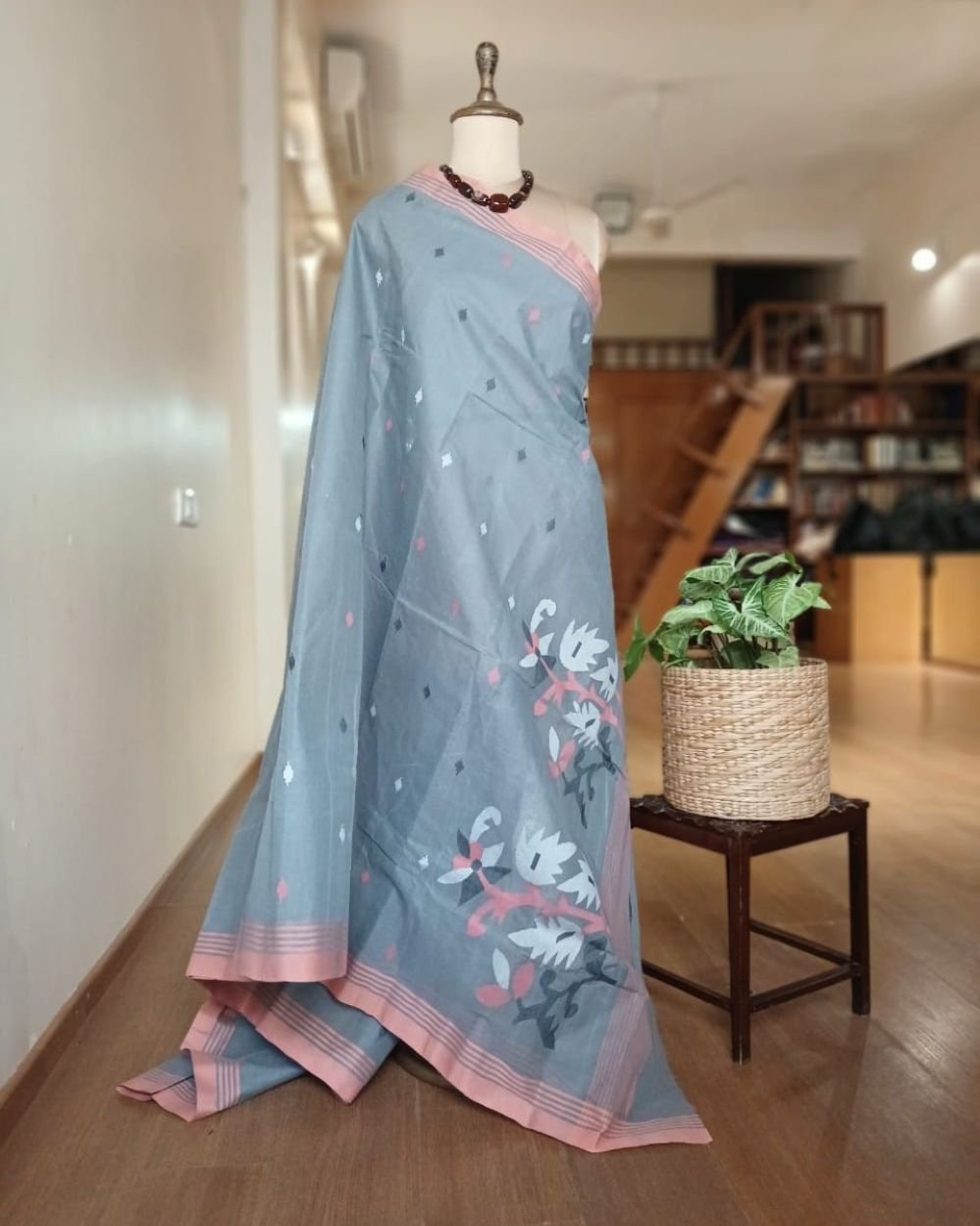 Crisp Cotton Hand Jamdani from Phulia in West Bengal – (CCHJ0015) - Image 8