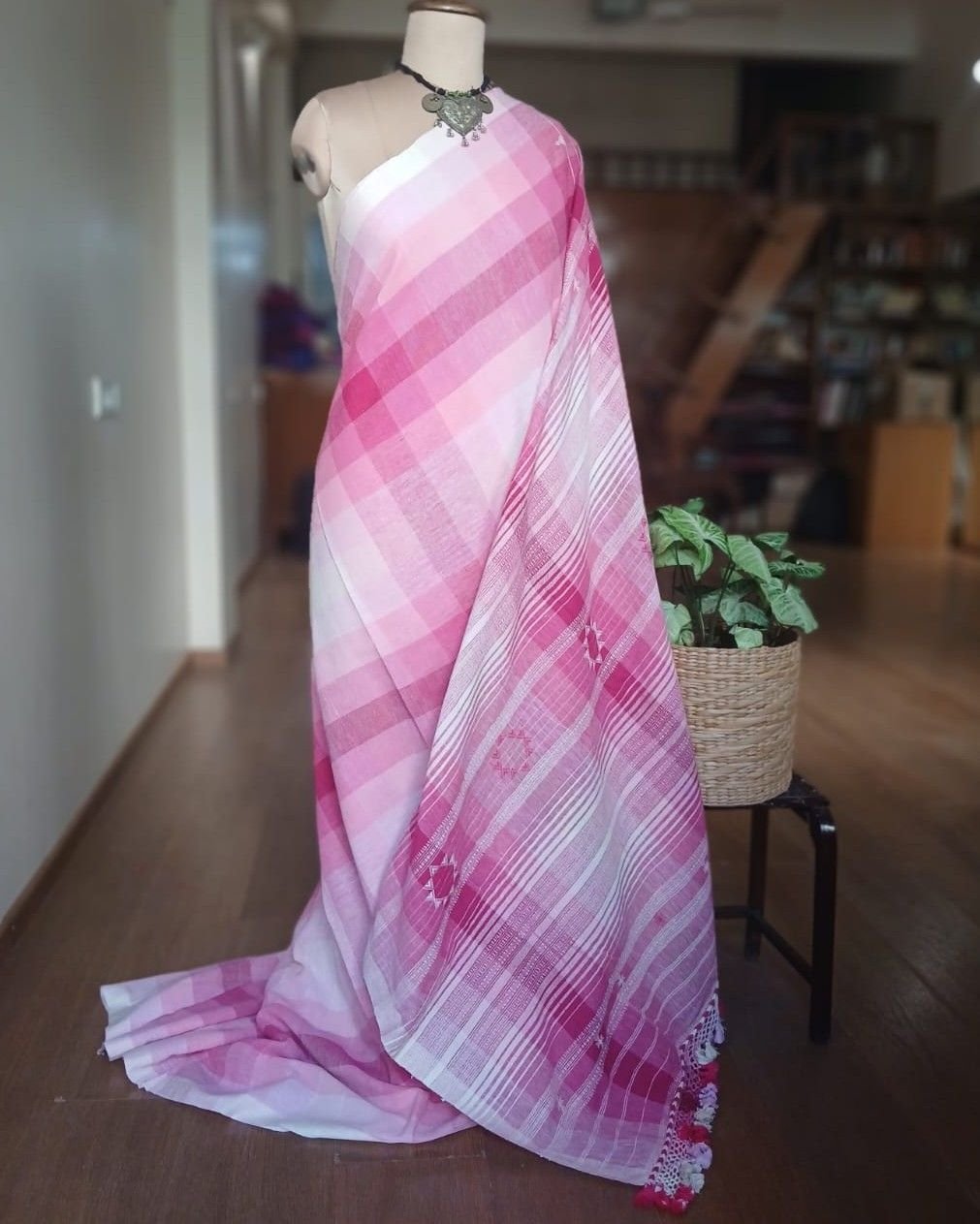 Bhujodi Saree handwoven in Kala Cotton – (BHUJ1009) - Image 2