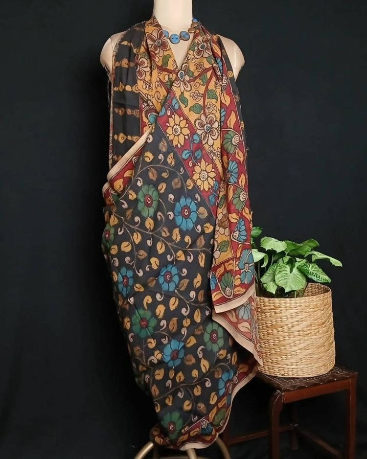 Handpainted Natural Dyes Sarong - (HNDS0003) - Image 5