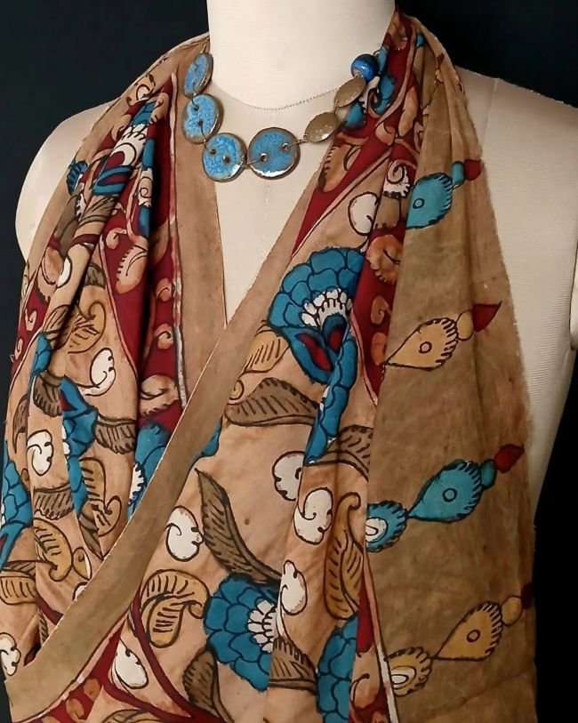 Handpainted Natural Dyes Sarong - (HNDS0005) - Image 6