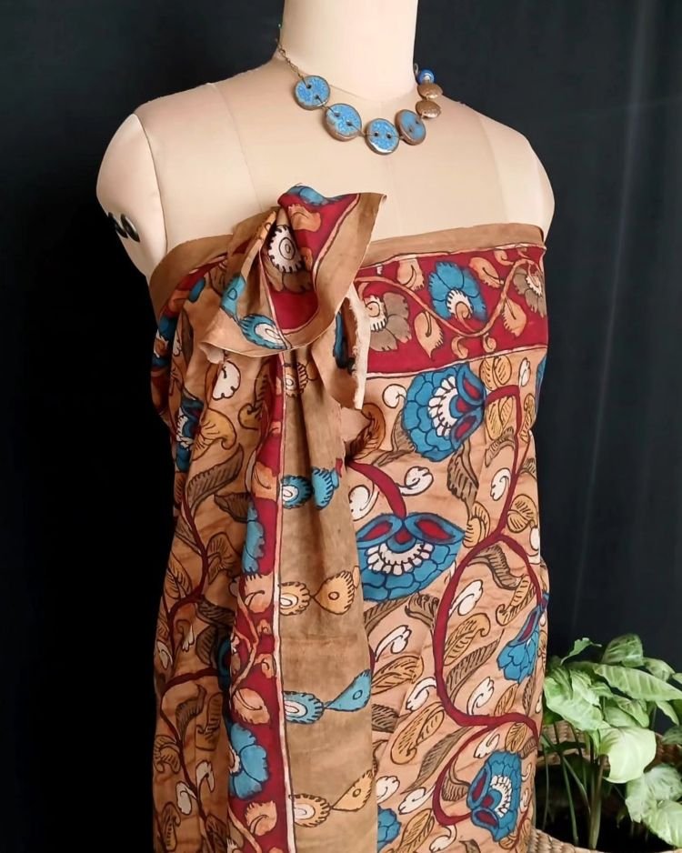 Handpainted Natural Dyes Sarong - (HNDS0005) - Image 8