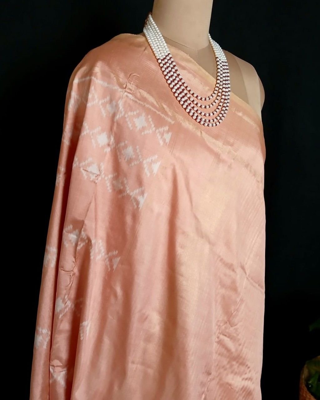 Pure Silk Single Ikat from Telangana in Natural Dyes - (PSSI0002) - Image 10