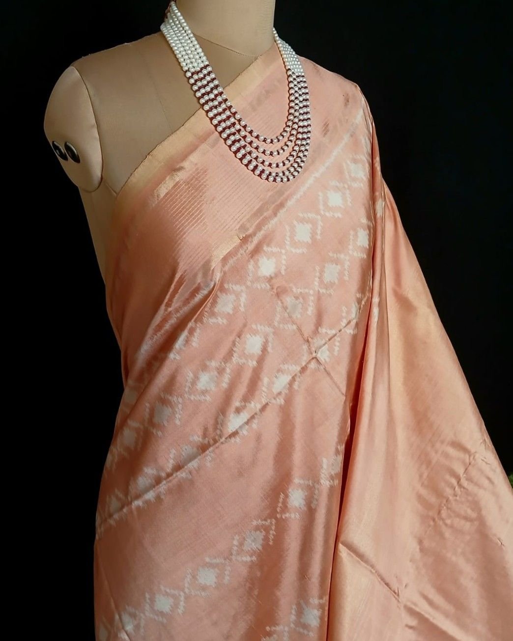 Pure Silk Single Ikat from Telangana in Natural Dyes - (PSSI0002) - Image 3