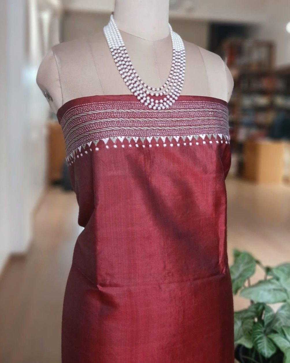 Santiniketan Kantha Saree in pure Bisnupuri Silk – (SNBK1058) - Image 13