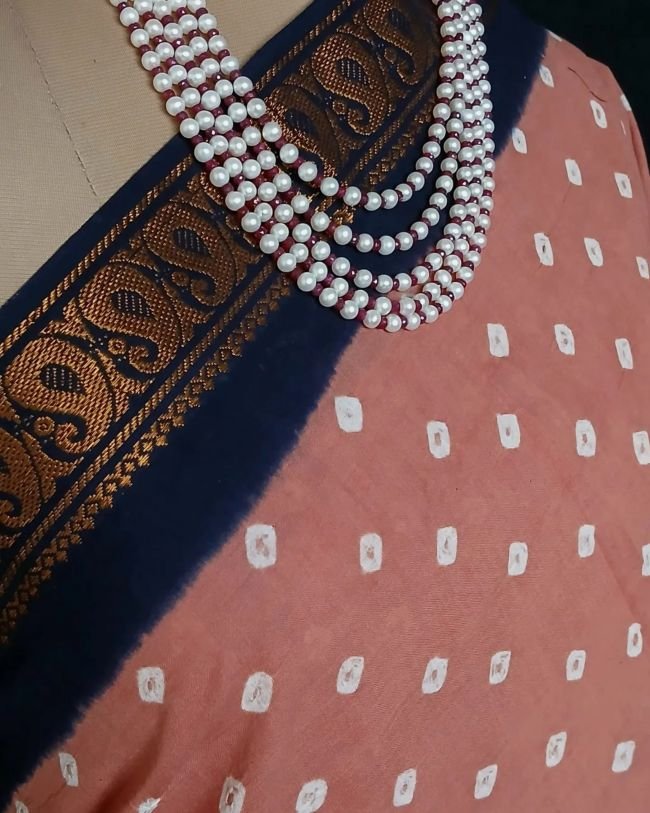 Hand-knotted Madurai Sungudi Cotton Saree - (HKSS0002) - Image 2