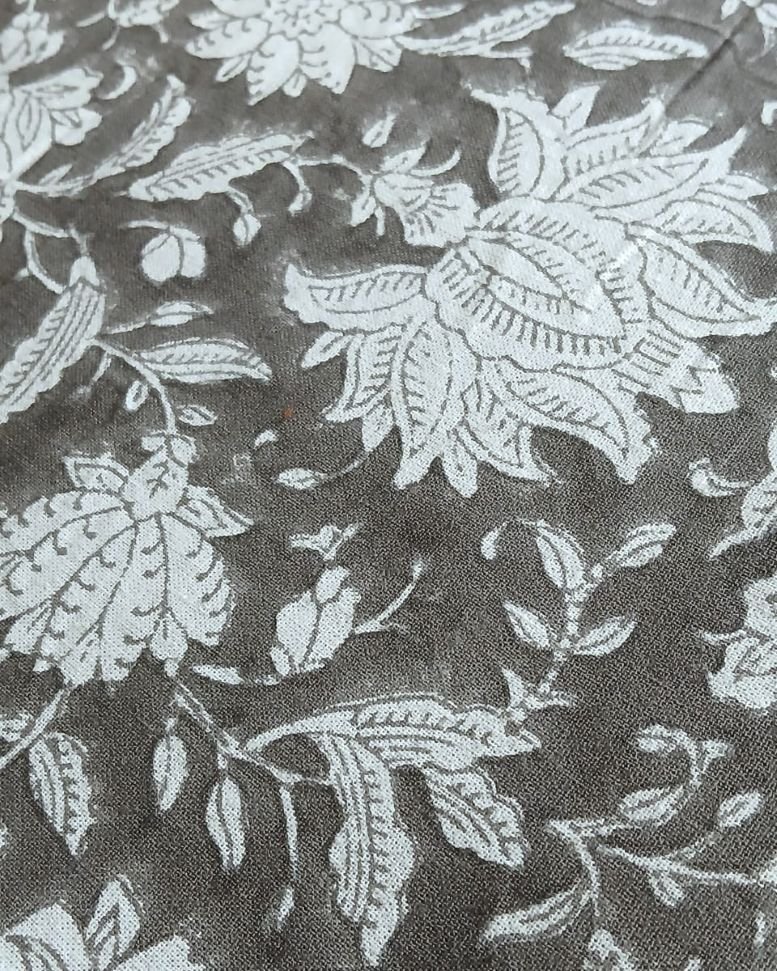 8-Seater Dining Tablecloth 5 x 8 ft – (SDTC0013) - Image 2