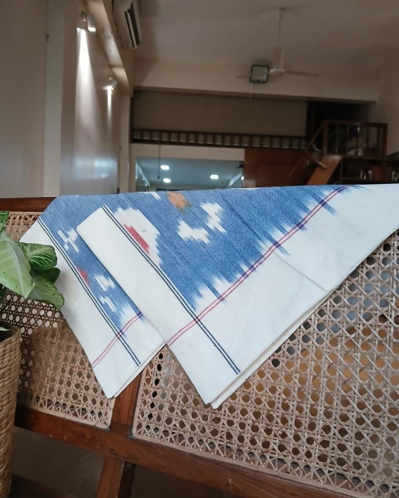 Ikat Cotton Double Bedsheet Set with Pillowcases – (BDST1018) - Image 3