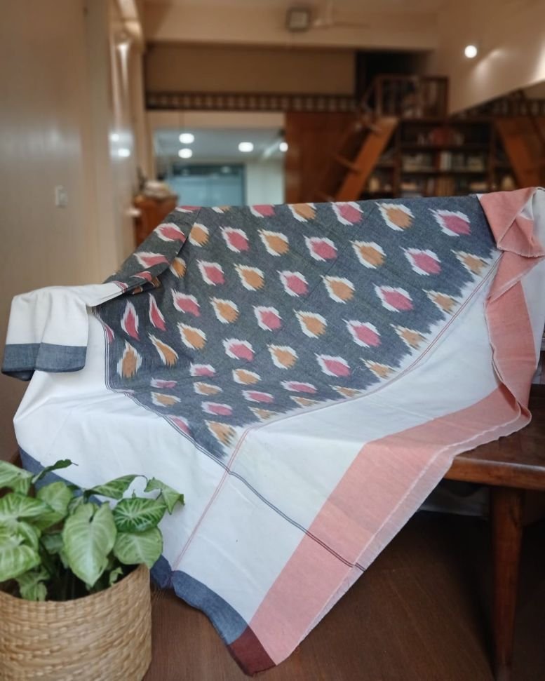 Ikat Cotton Double Bedsheet Set with Pillowcases – (BDST1025)