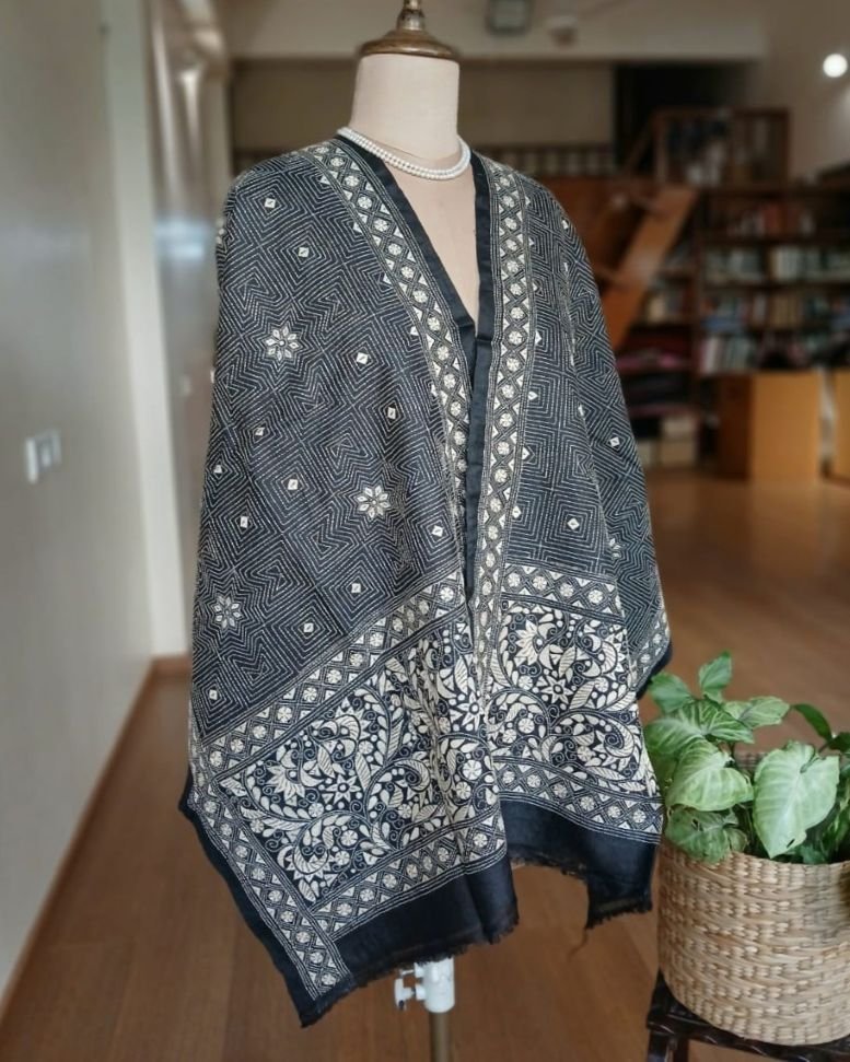 Tussar silk stole with kantha hand-embroidery, made in Santiniketan – (TSSK0015)