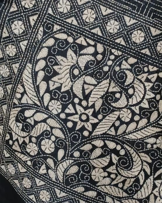 Tussar silk stole with kantha hand-embroidery, made in Santiniketan – (TSSK0015) - Image 2