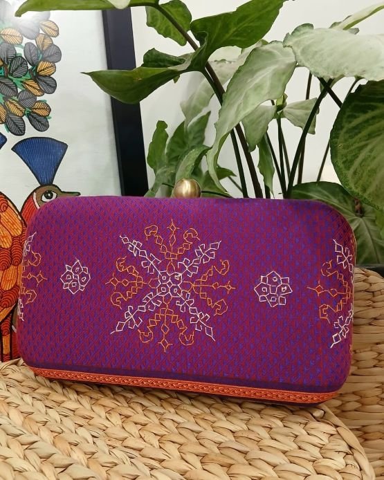 Kasuti Embroidered Clutch – (KSTC1029)