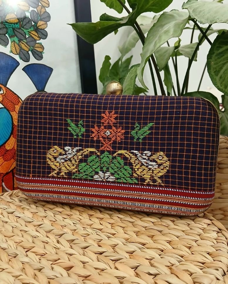 Kasuti Embroidered Clutch – (KSTC1025)