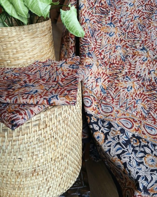Natural Dyes Pedana Kalamkari Handblock Bedsheet Set - (NDKB0007) - Image 2