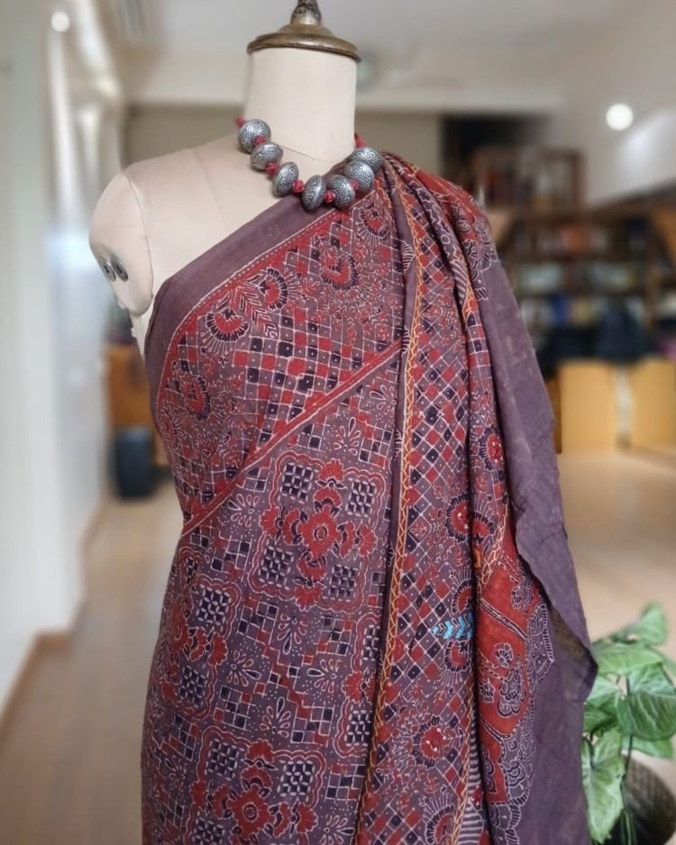 Barmer Ajrakh with Embroidered Palla Mul Cotton Saree – (AMCE1116) - Image 6