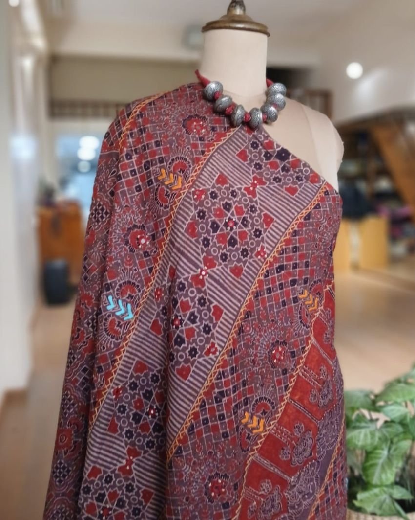 Barmer Ajrakh with Embroidered Palla Mul Cotton Saree – (AMCE1116) - Image 9