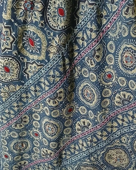 Barmer Ajrakh with Embroidered Palla Mul Cotton Saree – (AMCE1117) - Image 4