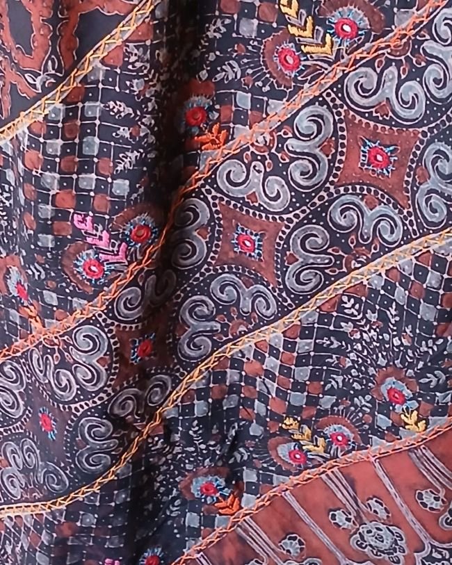 Barmer Ajrakh with Embroidered Palla Mul Cotton Saree – (AMCE1109) - Image 4