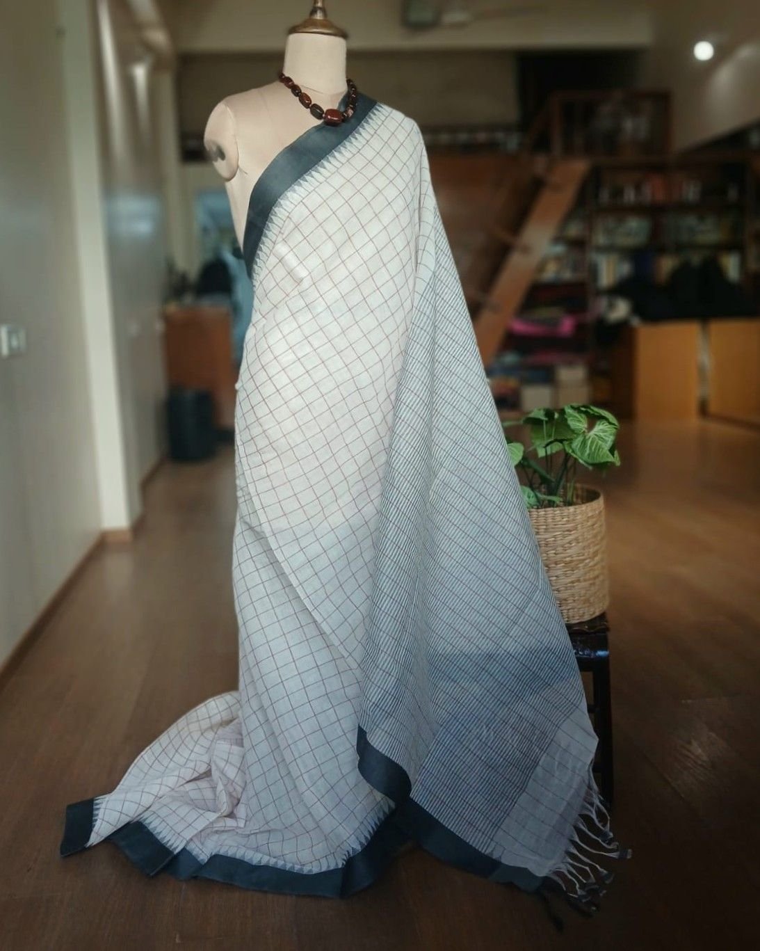 Ponduru Khadi Cotton Checks Saree - (PKSC0001) - Image 2
