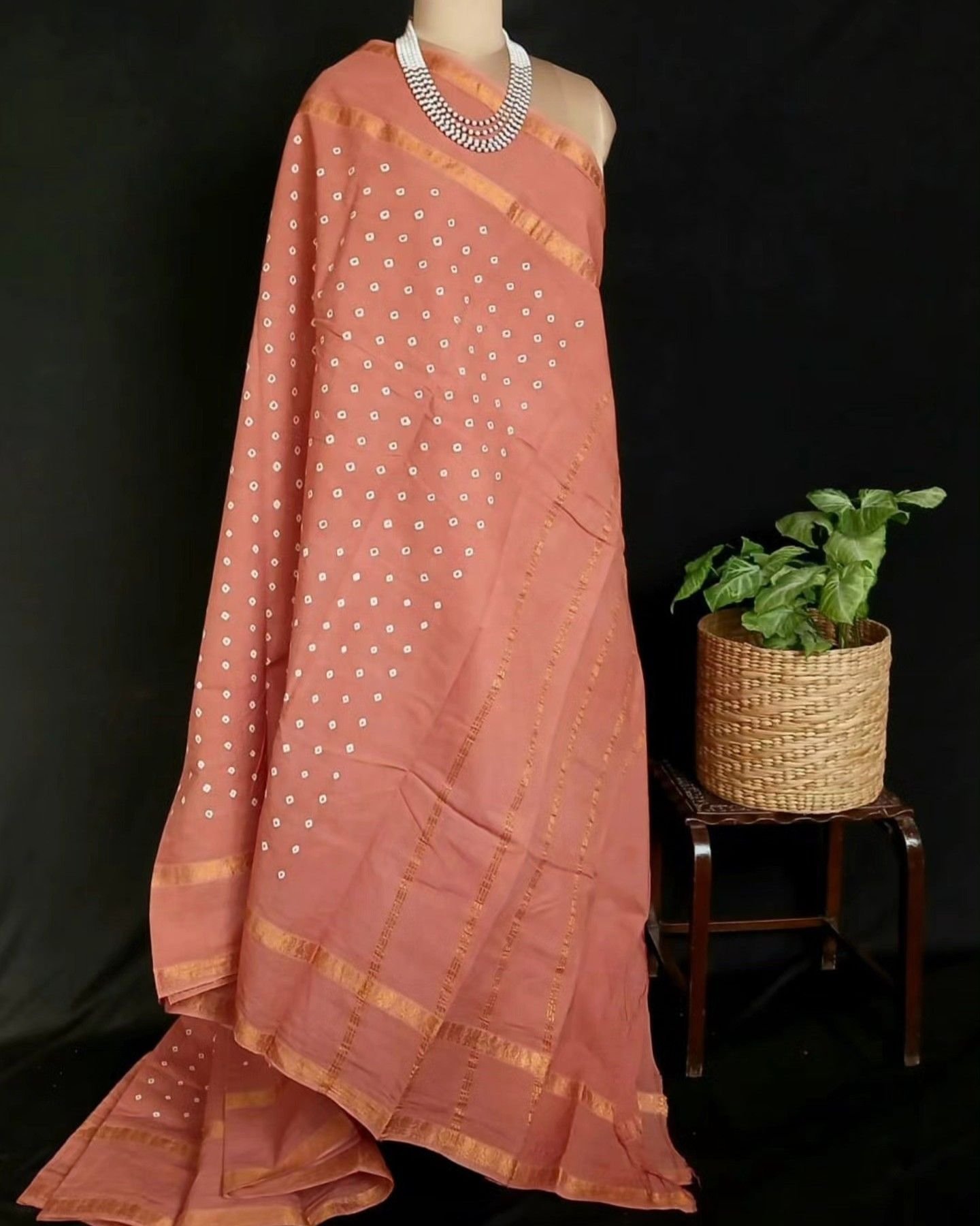Hand-knotted Madurai Sungudi Cotton Saree- (HKSS0015) - Image 8