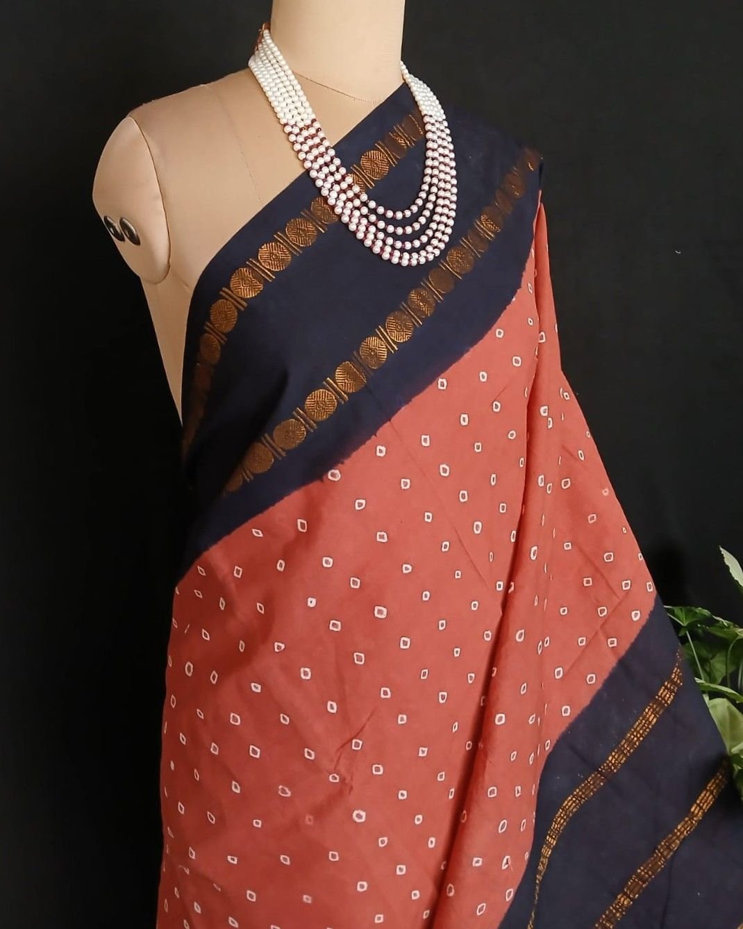 Hand-knotted Madurai Sungudi Cotton Saree- (HKSS0017) - Image 2