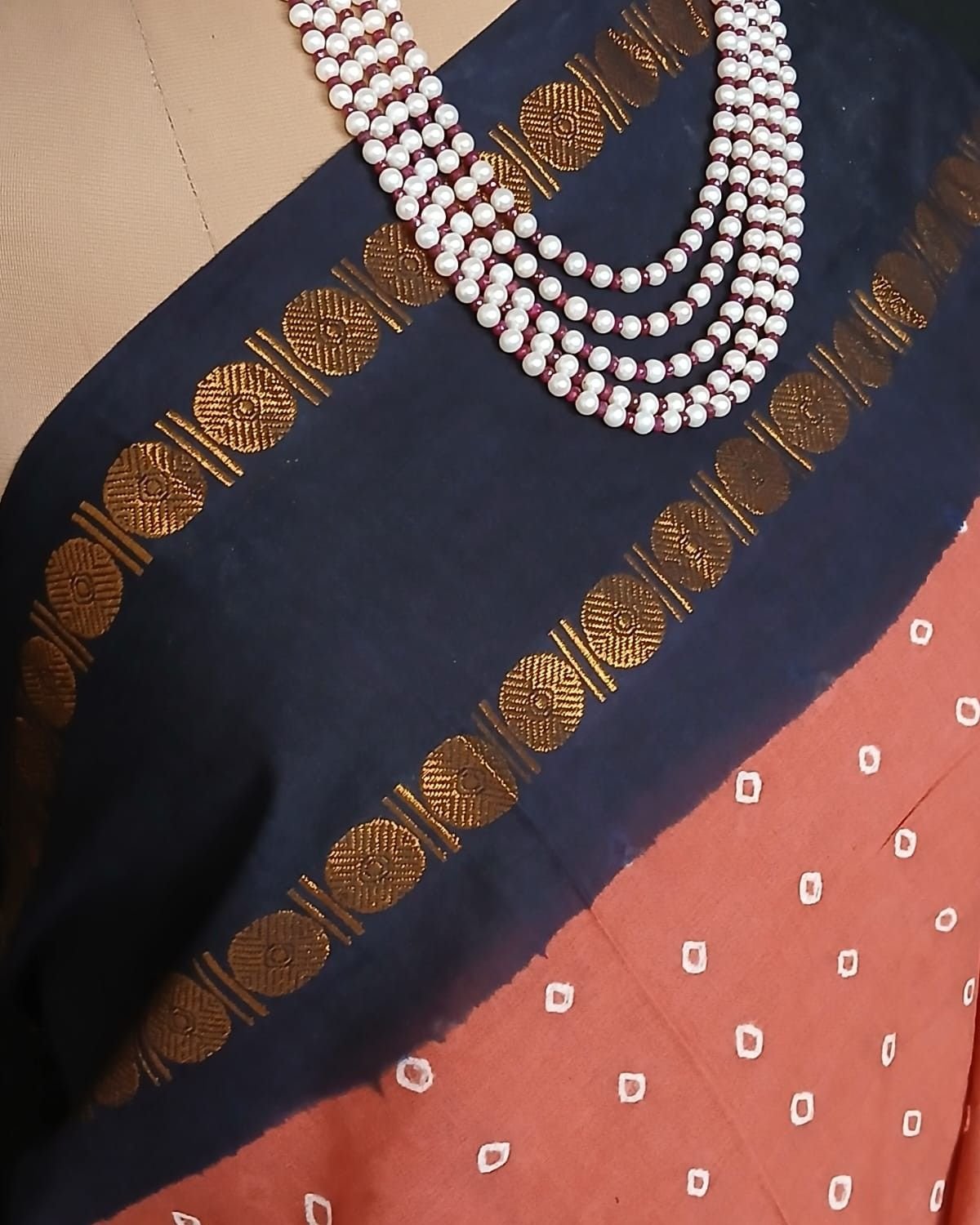 Hand-knotted Madurai Sungudi Cotton Saree- (HKSS0017) - Image 3
