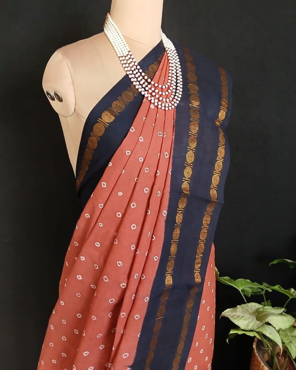 Hand-knotted Madurai Sungudi Cotton Saree- (HKSS0017) - Image 7