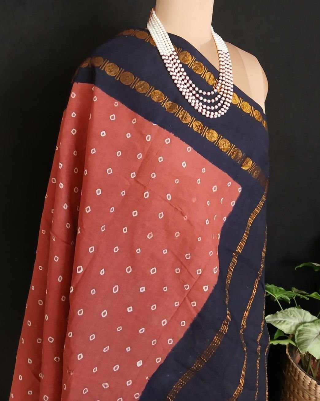 Hand-knotted Madurai Sungudi Cotton Saree- (HKSS0017) - Image 9