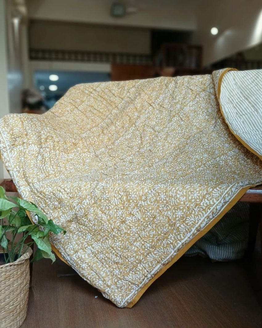 Sanganeri Handblock Print Reversible Single Razai - Image 2