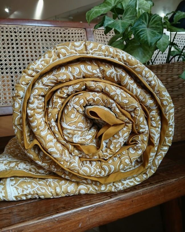 Sanganeri Handblock Print Reversible Single Razai - Image 4