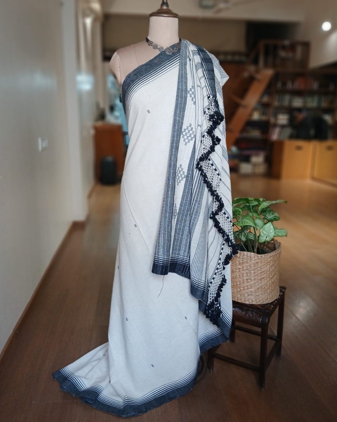 Bhujodi Saree handwoven in Kala Cotton – (BHUJ1016)