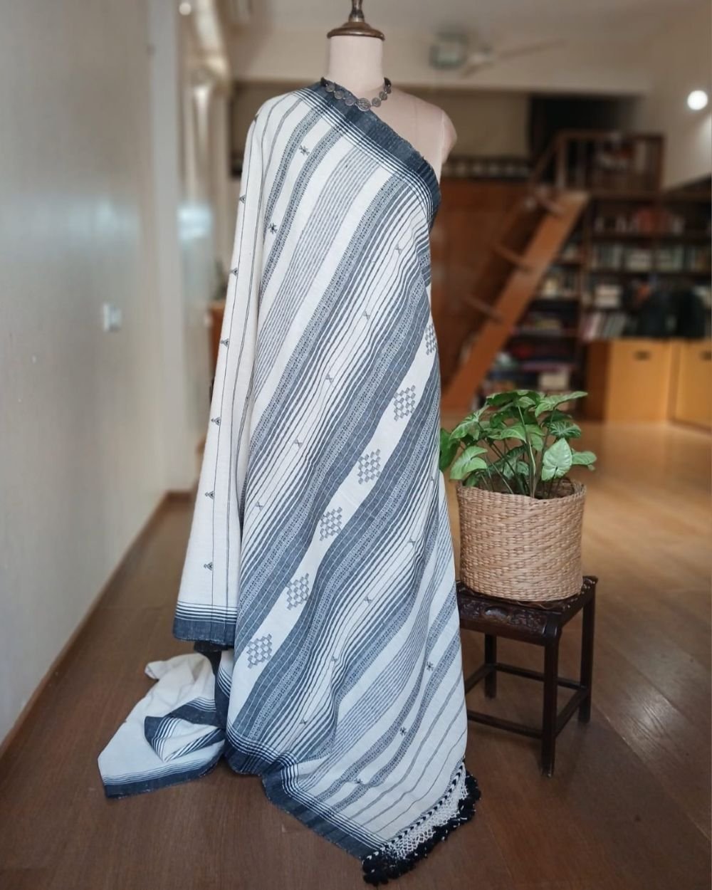 Bhujodi Saree handwoven in Kala Cotton – (BHUJ1016) - Image 7