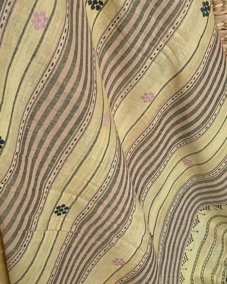 Ahimsa Eri Silk saree from Sualkuchi in Assam - (AESS0012) - Image 5