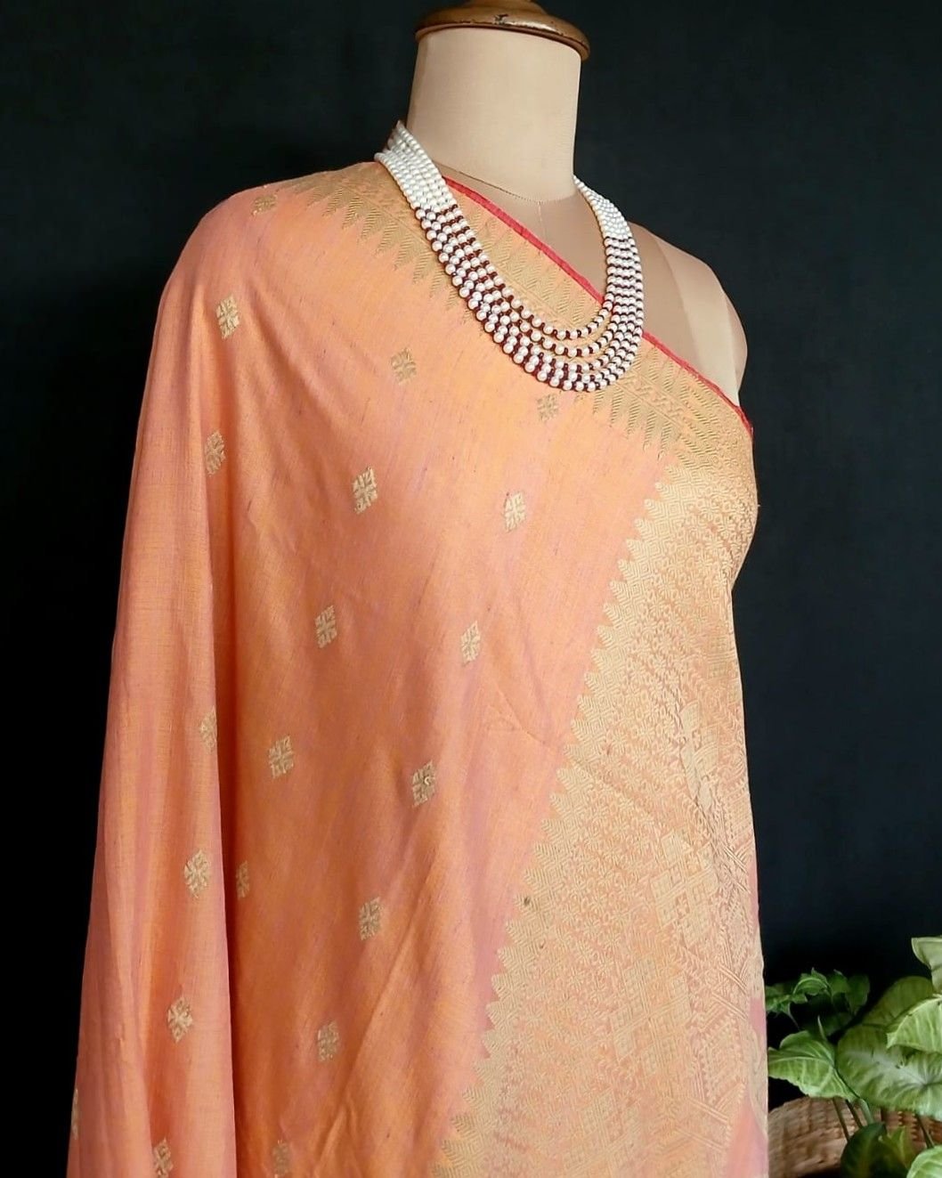 Ahimsa Eri Silk saree from Sualkuchi in Assam - (AESS0017) - Image 10