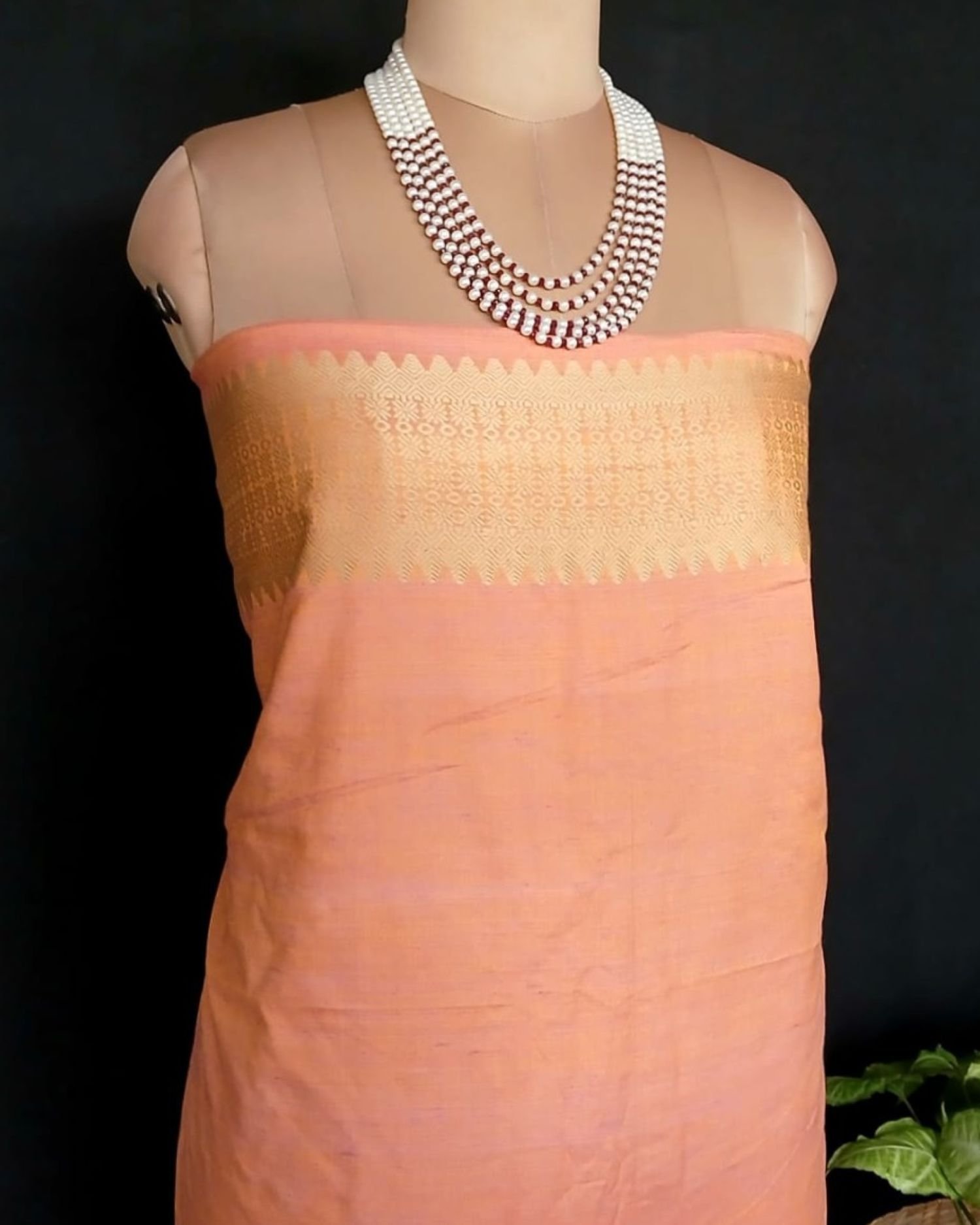 Ahimsa Eri Silk saree from Sualkuchi in Assam - (AESS0017) - Image 11