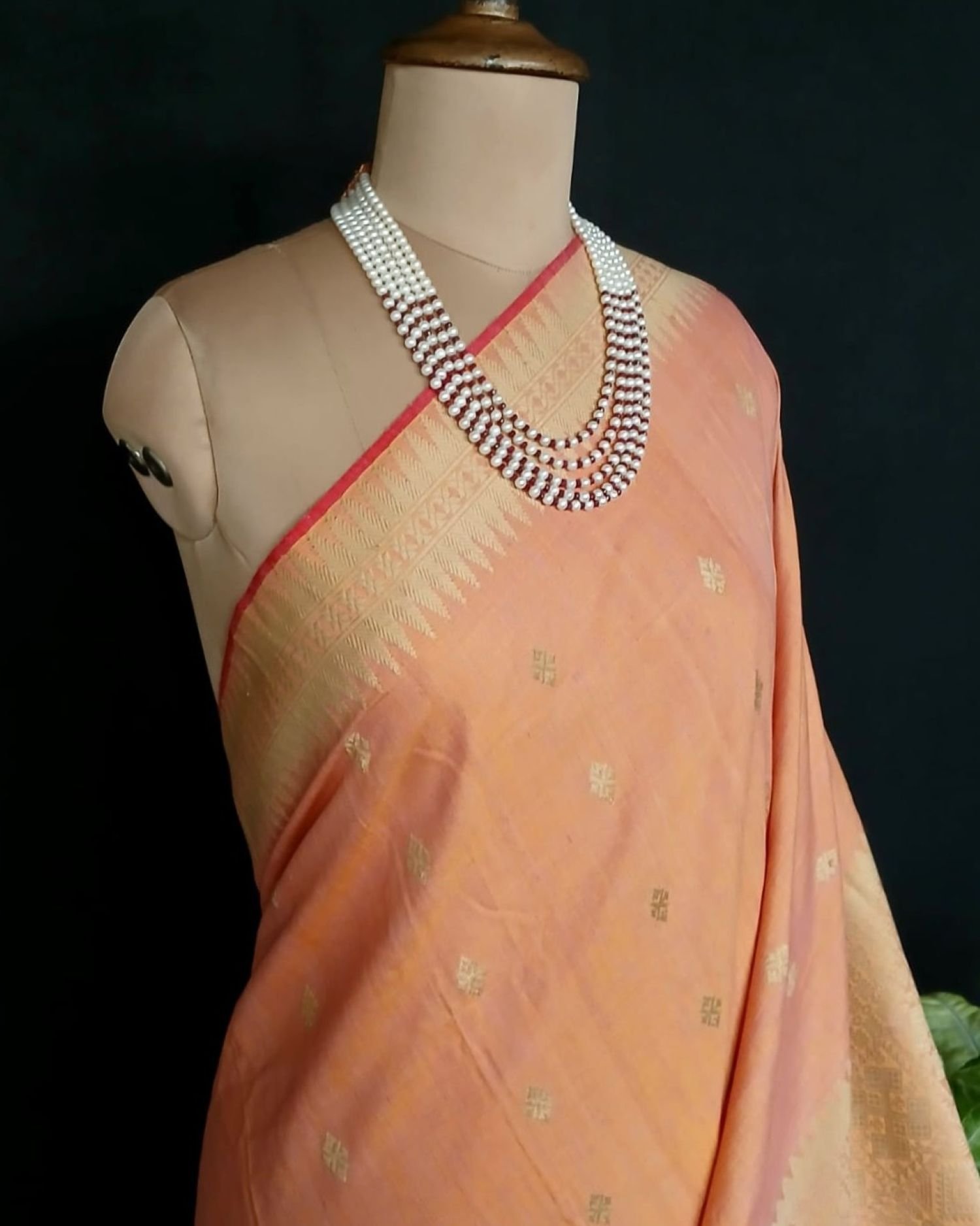 Ahimsa Eri Silk saree from Sualkuchi in Assam - (AESS0017) - Image 2