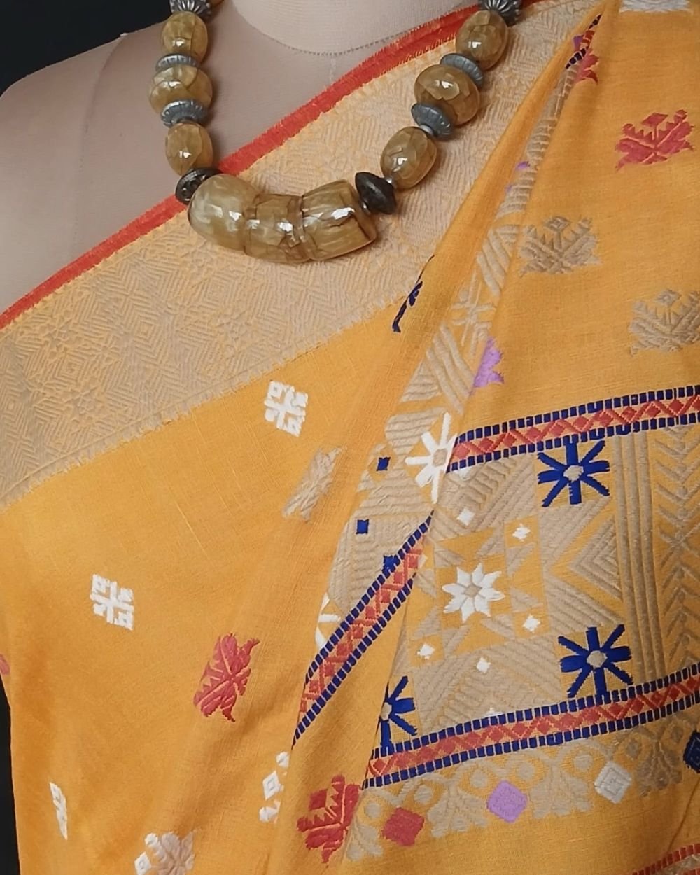 Ahimsa Eri Silk saree from Sualkuchi in Assam - (AESS0015) - Image 7